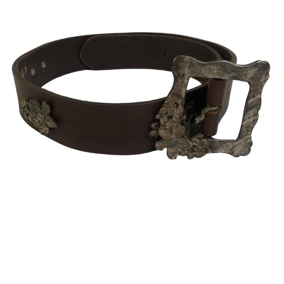 Women’s Dark Brown Leather Belt Flower Buckle Size Medium - Picture 2 of 13